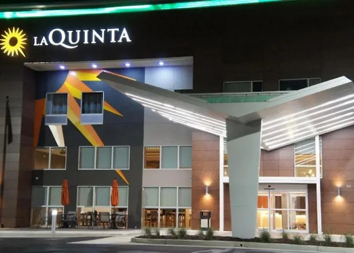 La Quinta Inn & Suites Limon By Wyndham